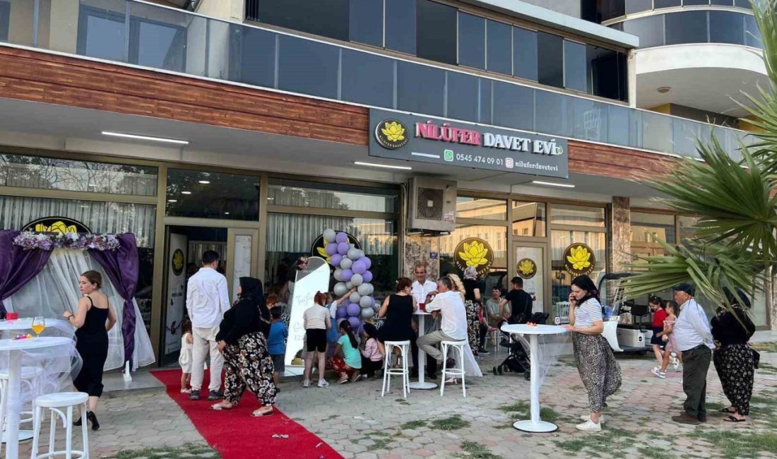 Aydın’ın Köşk ilçesinde yaşayan Nilgün Akçay ve kızı Nilüfer, hemcinslerinin