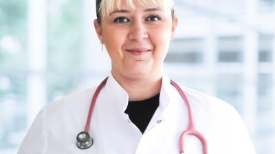 Çocuk Sağlığı ve Hastalıkları Uzmanı Dr. Nazlı Karakullukçu Çebi, anne