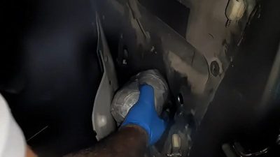 Antalya’da uyuşturucu ticareti yaptığı belirlenen 3 şüpheli, narkotik ekiplerinin düzenlediği