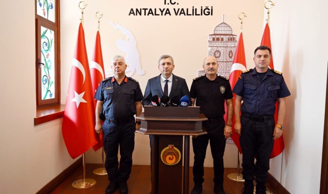 Eylül ayı İl Asayiş ve Güvenlik Toplantısı Antalya Valisi Hulusi