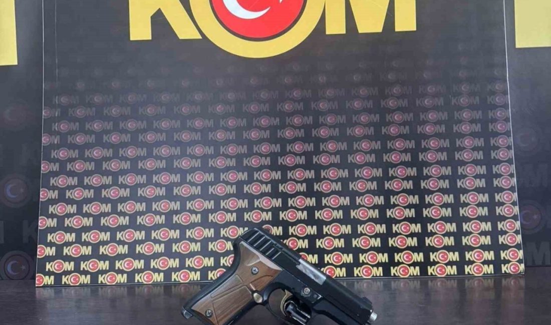 Antalya’da polis ekiplerince yapılan operasyonlarda çok sayıda kaçak ürün ele