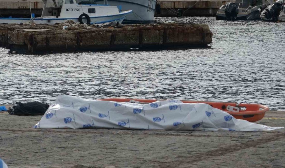 Antalya’da denizde bir erkek cesedi bulundu. Kimliği belirsiz ceset, ölüm