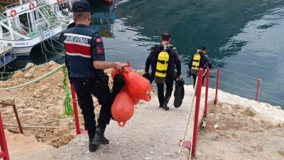 Antalya’nın Alanya ilçesinden Manavgat ilçesindeki Oymapınar Baraj Gölü’ne tekne turuna