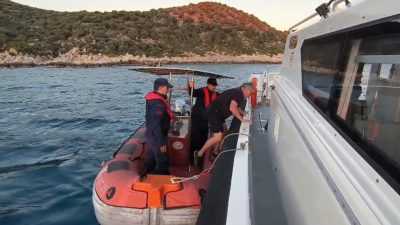 Antalya’nın Kaş ilçesinde yürüyüş yaparken kayalık bölgede mahsur kalan Alman