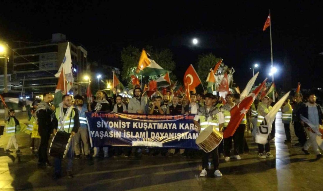 Antalya’da yüzlerce kişi Gazze’ye uygulanan ablukayı delmek için Sumud filosunun