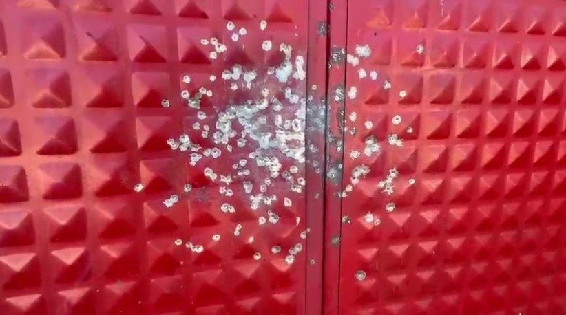 Antalya’nın Elmalı ilçesinde iki kardeş ait iş yerlerinin pompalı tüfekle