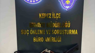 Antalya polis ekiplerinin Kepez ilçesinde gerçekleştirdiği “Şafak 07 Huzur-6” operasyonunda