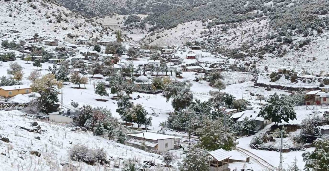 Antalya’nın yüksek kesimleri karla kaplandı Antalya’nın Akseki ilçesinde yüksek rakımlı yaylalar beyaza büründü. Bölgede hava