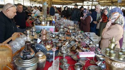 Kütahya Antikacılar Derneği Başkanı Adem Akgün, antikacılığın Kütahya’da bir kültür