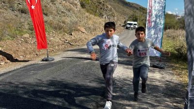 Gençlik ve Spor Bakanlığının yürüttüğü “Koşan Yıldızlar” projesi kapsamında Posof’ta