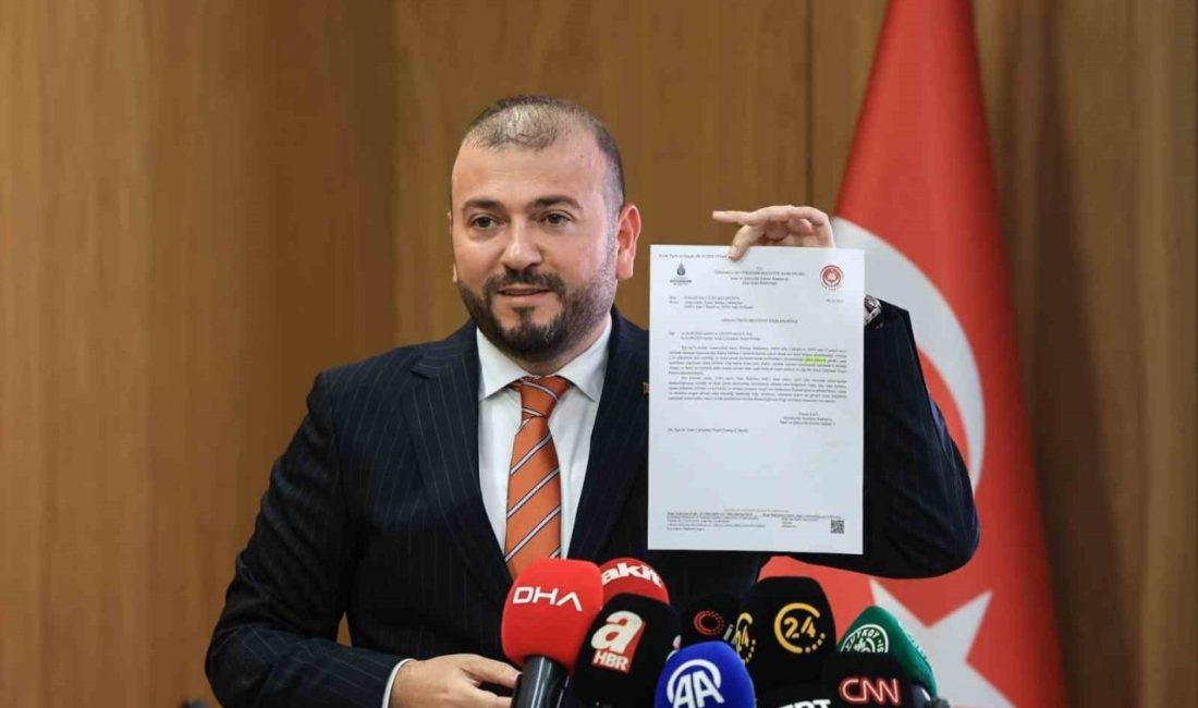 Arnavutköy Belediye Başkanı Mustafa Candaroğlu, CHP Genel Başkanı Özgür Özel’in