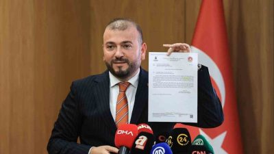 Arnavutköy Belediye Başkanı Mustafa Candaroğlu, CHP Genel Başkanı Özgür Özel’in