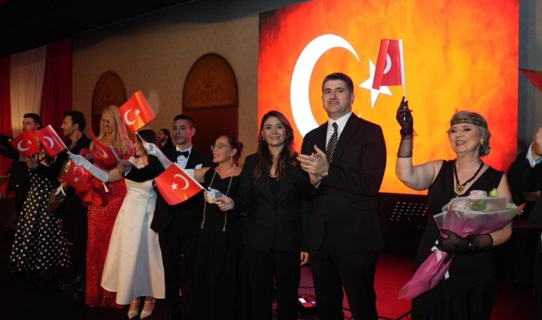Cumhuriyet’in 102. yıl dönümü, Ataşehir Belediyesi’nin düzenlediği görkemli Cumhuriyet Balosu