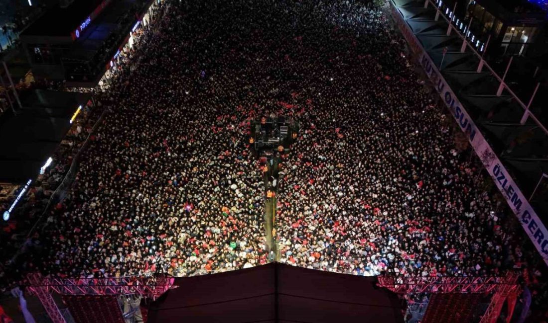 Aydın Büyükşehir Belediyesi tarafından 29 Ekim Cumhuriyet Bayramı dolayısıyla düzenlenen