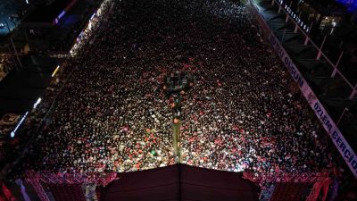 Aydın Büyükşehir Belediyesi tarafından 29 Ekim Cumhuriyet Bayramı dolayısıyla düzenlenen