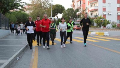 Aydın’da düzenlenen halk koşusuyla sporun yaşam kalitesine ve toplumsal birlikteliğe