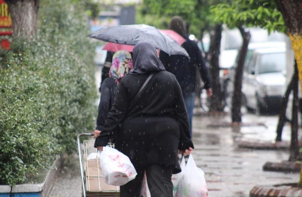 Aydın il genelinde aralıklarla etkili olan yağışlı hava hafta sonuna