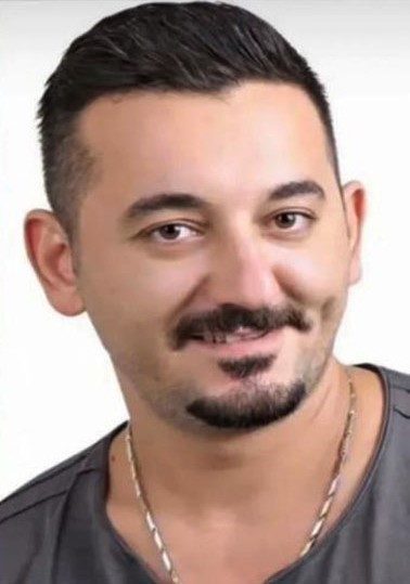 Denizli’de aydınlatma direğine çarpan motosiklet sürücüsü ve arkadaşı hayatını kaybetti.