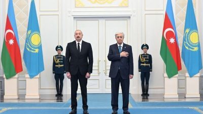 Azerbaycan Cumhurbaşkanı İlham Aliyev, resmi ziyaret gerçekleştirdiği Astana’da Kazakistan Cumhurbaşkanı