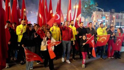 Bahçelievler’de 29 Ekim Cumhuriyet Bayramı coşkuyla kutlandı. Yaklaşık 10 bin