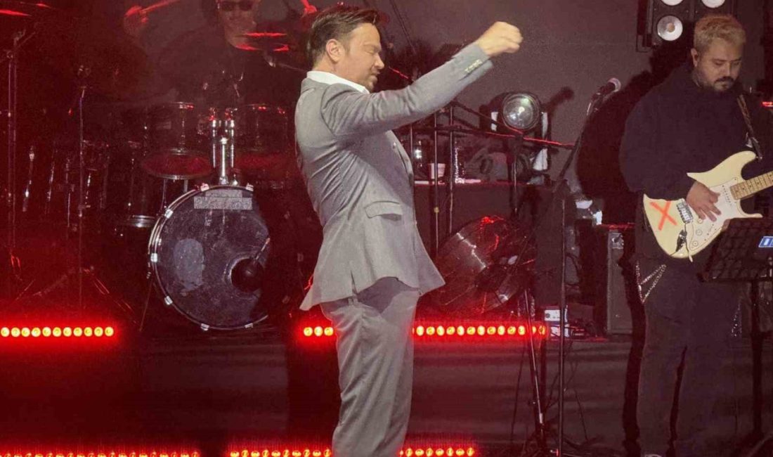 Bahçelievler Belediyesi, düzenlediği etkinlikle Cumhuriyet’in 102’nci yılı coşkuyla kutlandı. Kutlamalarda