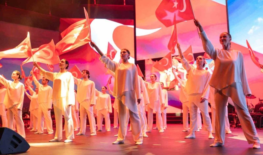 Bahçeşehir Koleji, Cumhuriyet’in 102’nci yılını “Sözümüz Cumhuriyet” temalı görkemli bir