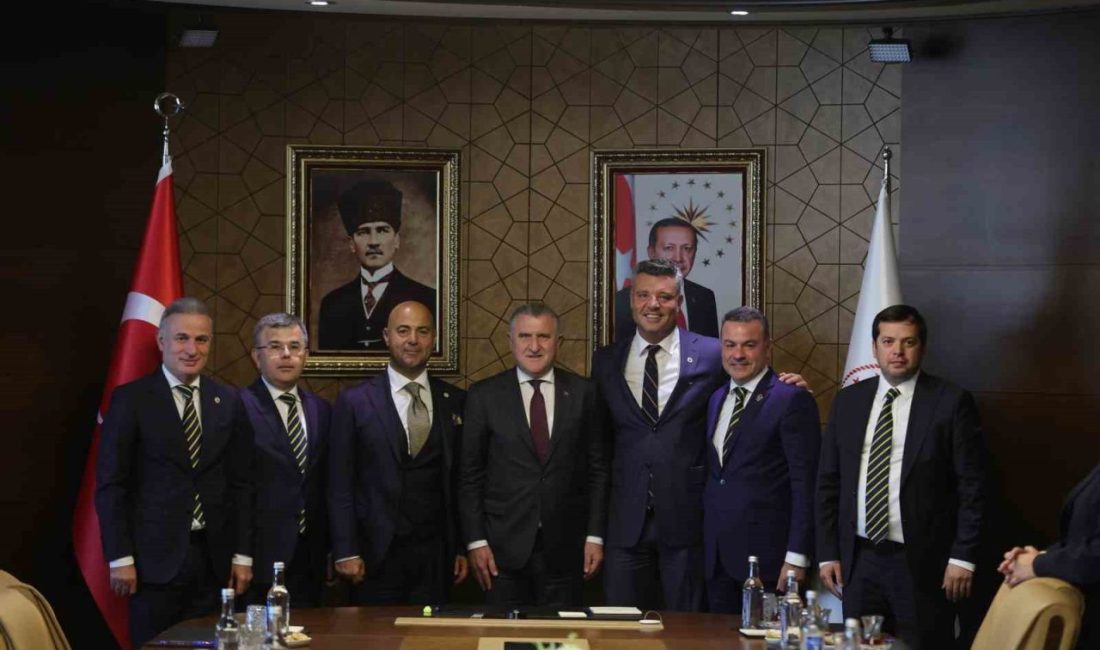 Gençlik ve Spor Bakanı Dr. Osman Aşkın Bak, Fenerbahçe Kulübü