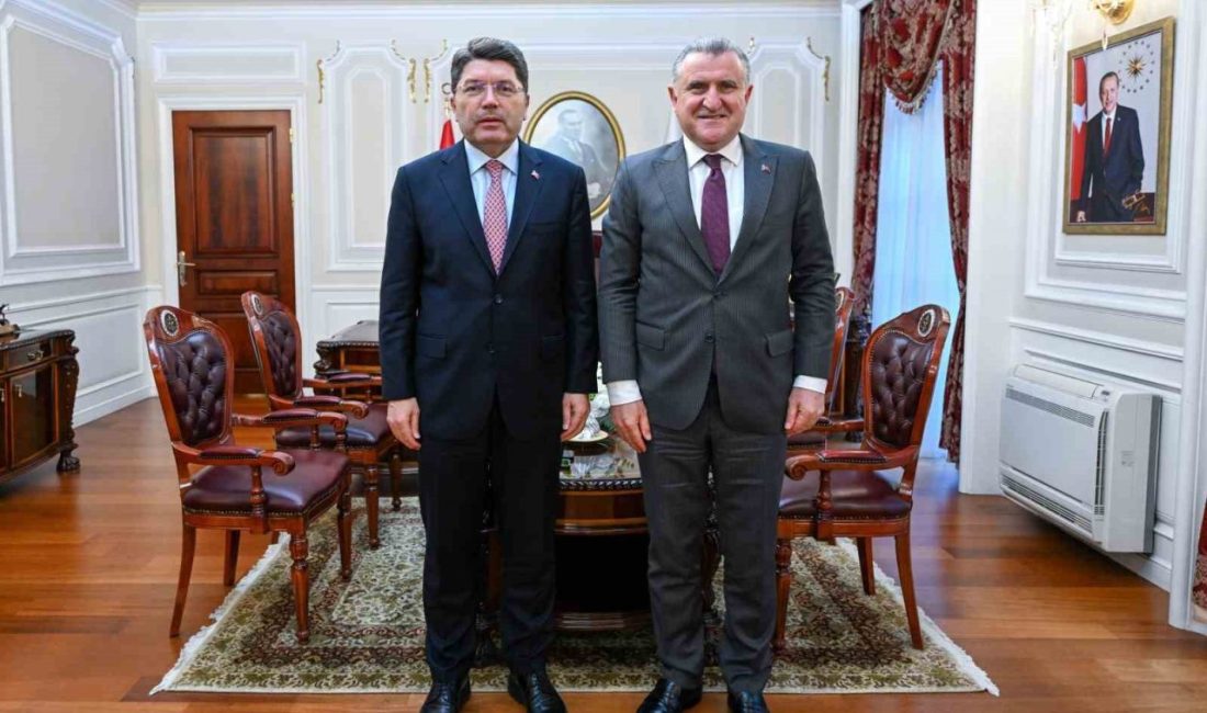 Gençlik ve Spor Bakanı Osman Aşkın Bak, Adalet Bakanı Yılmaz