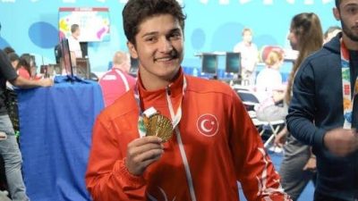 Gençlik ve Spor Bakanı Osman Aşkın Bak, Dünya Halter Şampiyona’nda