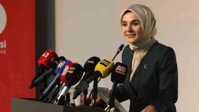 Aile ve Sosyal Hizmetler Bakanı Mahinur Özdemir Göktaş, aile bağlarının