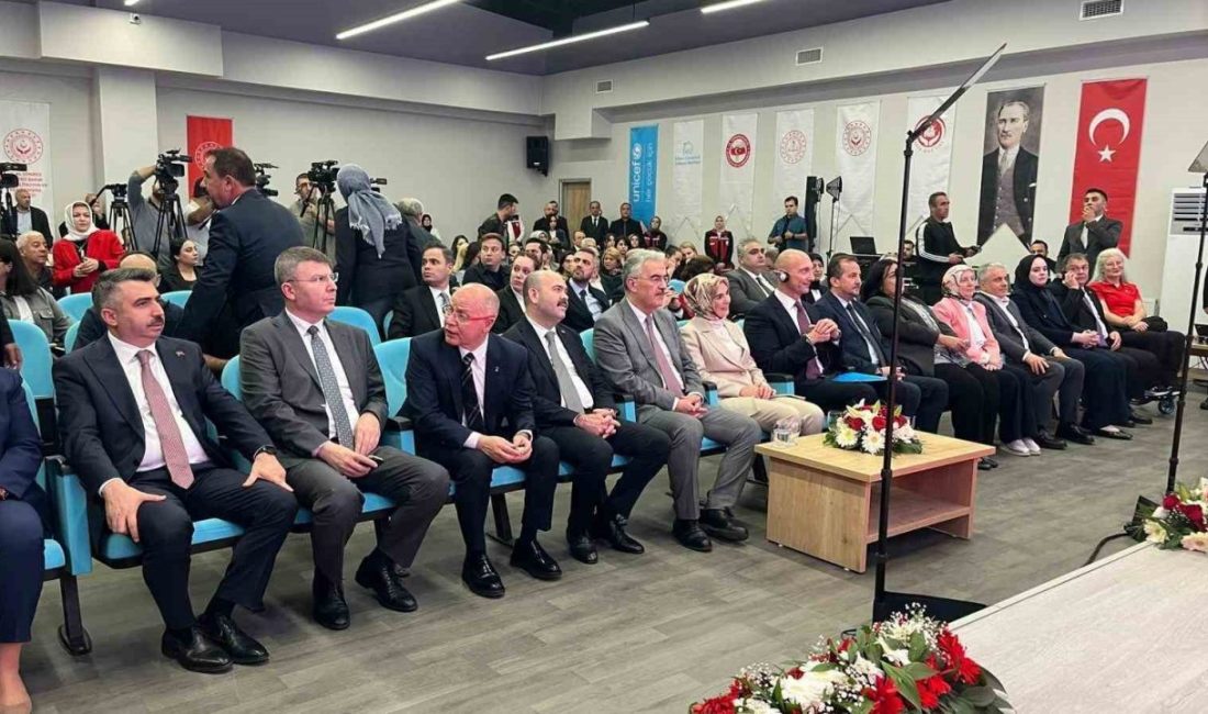 Aile ve Sosyal Hizmetler Bakanı Mahinur Özdemir Göktaş, Bursa’da hizmete