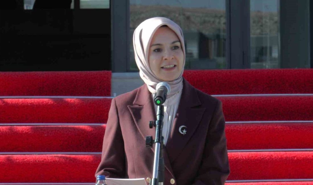 Bakan Göktaş Kayseri’ye geliyor Aile ve Sosyal Politikalar Bakanı Mahinur Özdemir Göktaş; çeşitli temaslarda