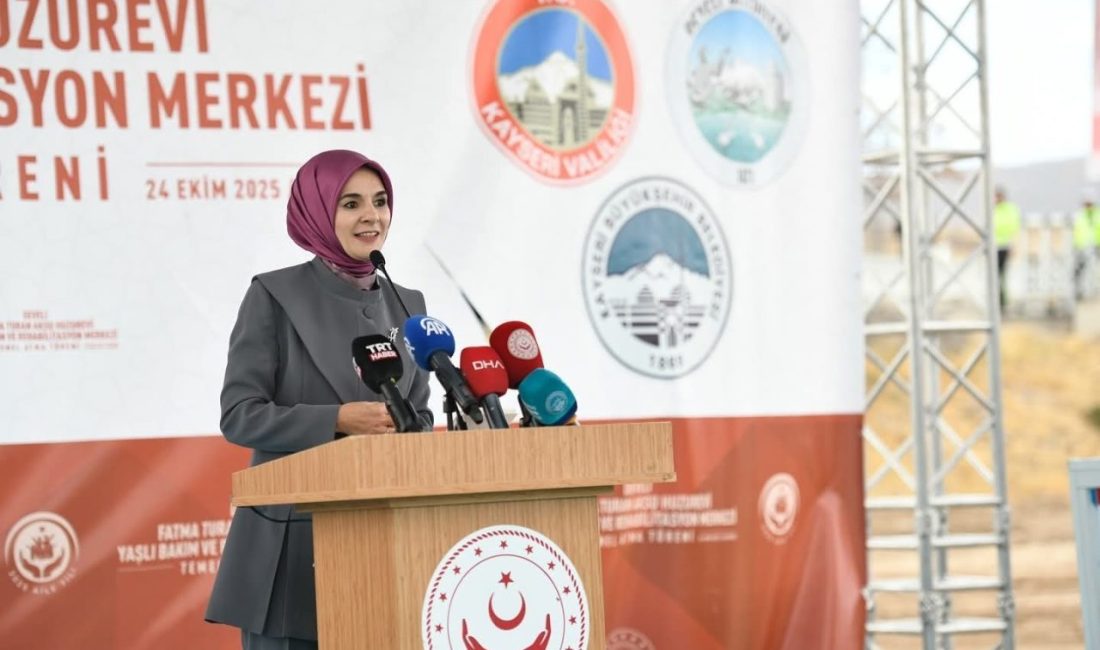 Aile ve Sosyal Hizmetler Bakanı Mahinur Özdemir Göktaş, toplumun köklerinin