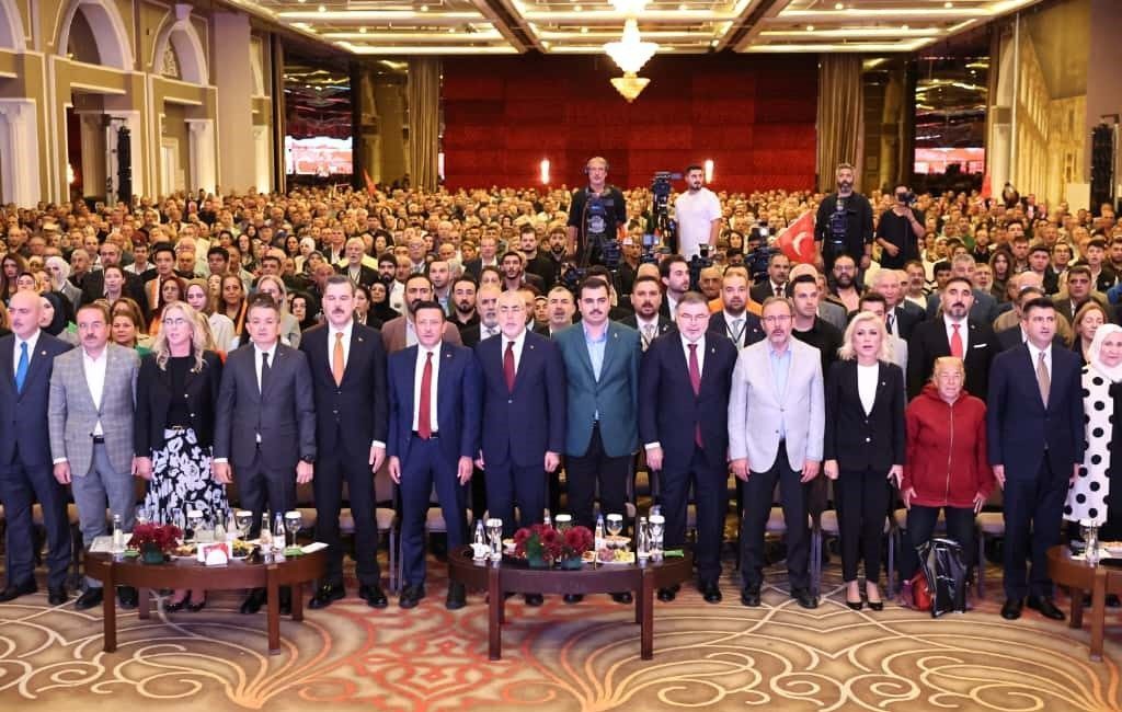 Çalışma ve Sosyal Güvenlik Bakanı Vedat Işıkhan, “İzmir çöp dağlarından