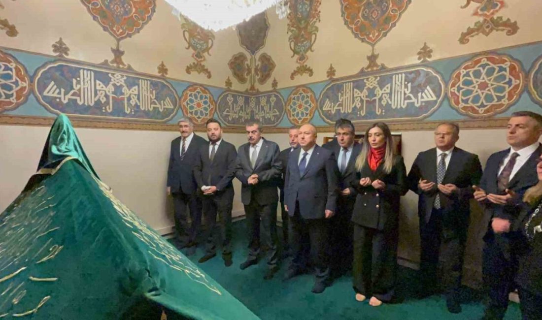 Bakan Tekin, Hacı Bektaş-ı Veli’nin kabrini ziyaret etti Çeşitli programlara katılmak üzere Nevşehir’e gelen Milli Eğitim Bakanı Yusuf