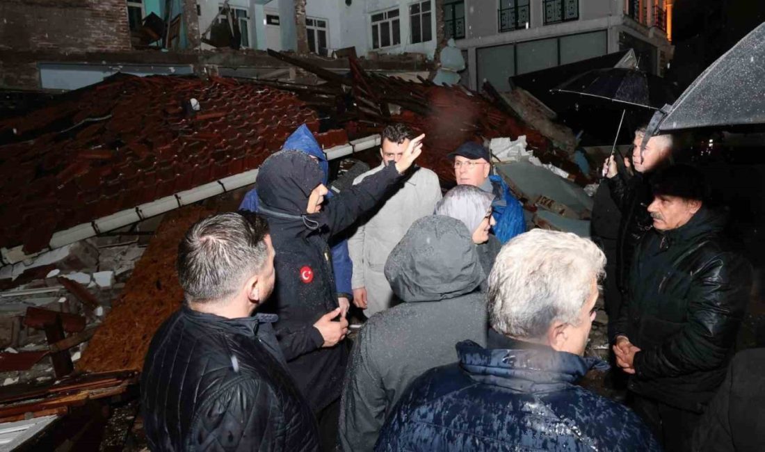 İçişleri Bakanı Ali Yerlikaya depremi meydana geldiği Balıkesir’in Sındırgı ilçesini