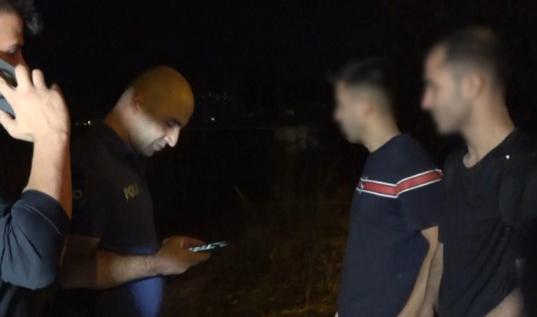 Balık tutmak için indiler, falezlerde mahsur kaldılar Antalya’da balık tutmak için falezlere inen iki genç, çıkış yolunu