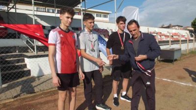 Burhaniye ilçesinde İlçe Gençlik ve Spor Müdürlüğü’nün öncülüğünde başlatılan Cumhuriyet