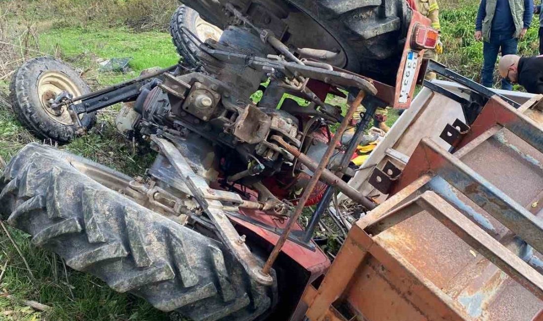 Balıkesir’de direksiyon hakimiyetini kaybeden şoför traktörü devirdi. Sürücü devrilen traktörün