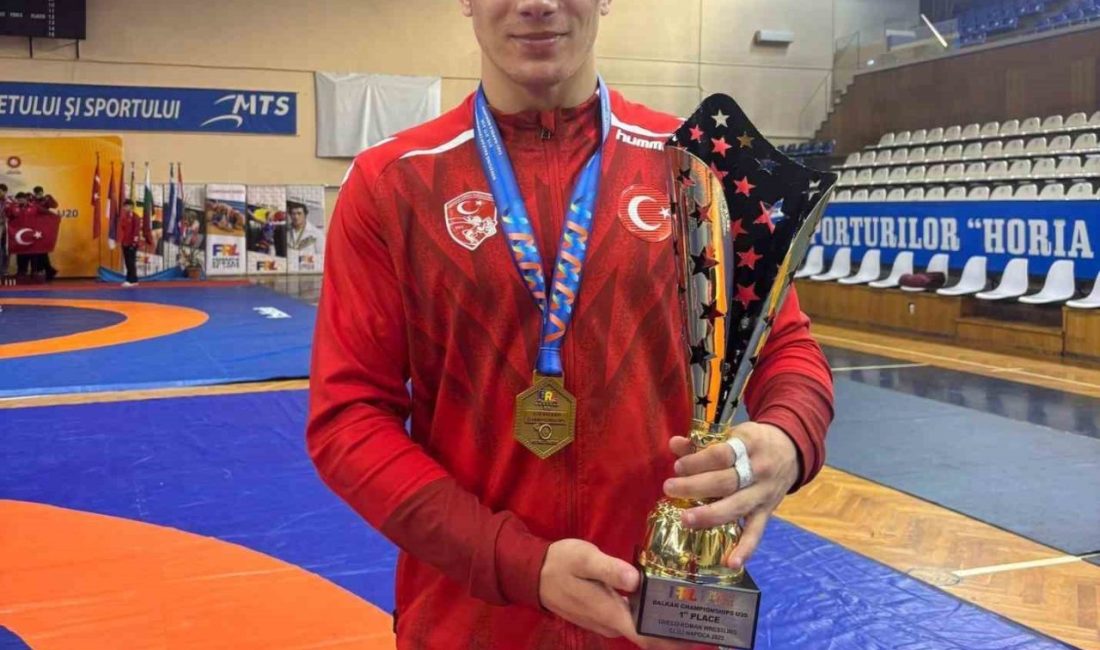 Sakarya Büyükşehir Belediyesi güreş sporcusu, Romanya’da düzenlenen Balkan Şampiyonası’nda mindere