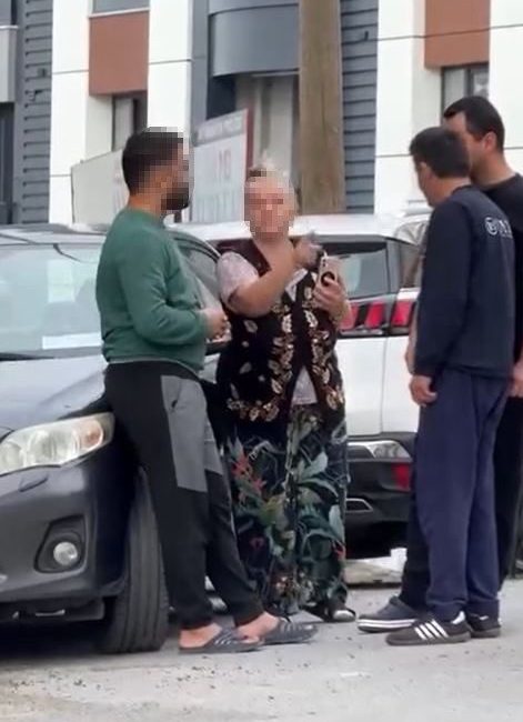 İstanbul’un Başakşehir ilçesinde park yeri yüzünden iki komşu grup arasında