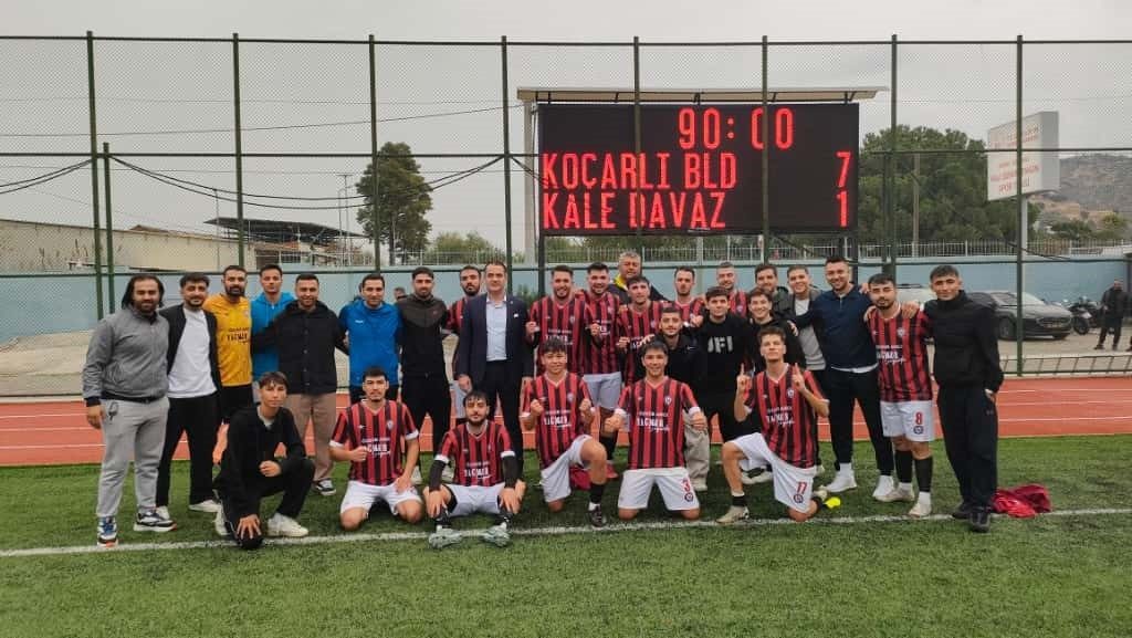 Başkan Arıcı’dan lidere müjde Koçarlı Belediye Başkanı Özgür Arıcı, Koçarlı Belediyespor’un 7-1’lik Kale Davazspor