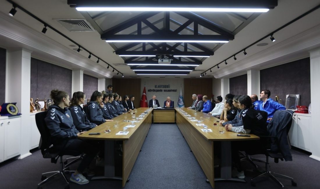 Kayseri Büyükşehir Belediye Başkanı Dr. Memduh Büyükkılıç; Melikgazi Belediye Başkanı