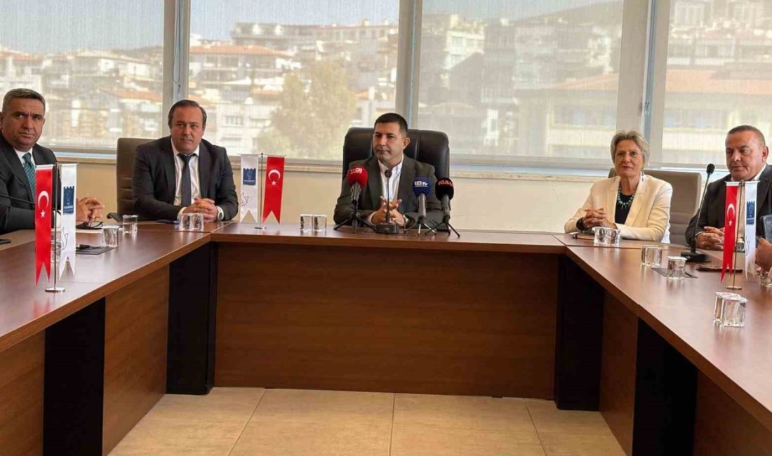 Kuşadası Belediye Başkanı Ömer Günel, Büyükşehir Belediye Meclisi’nde Aydın’ı kaosa