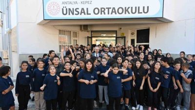 Kepez’deki okulları tek tek gezerek eğitim yuvalarının taleplerini yerinde dinleyen