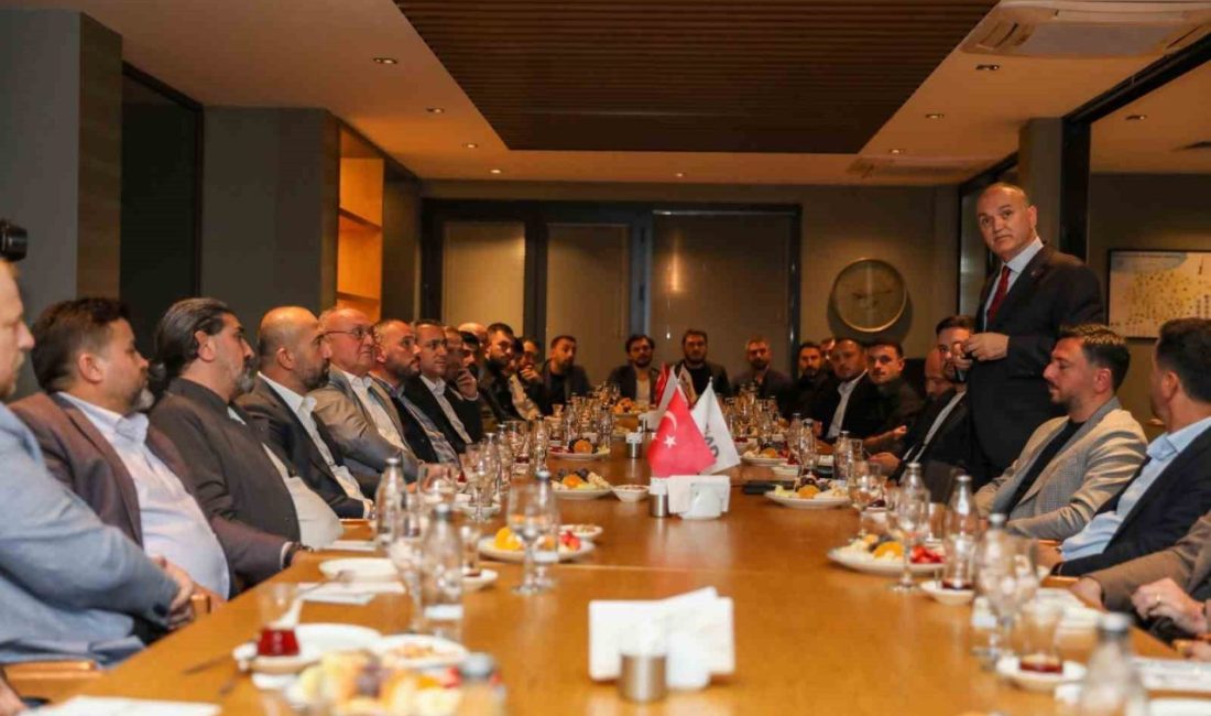 Düzce Belediye Başkanı Dr. Faruk Özlü, iş insanlarıyla bir araya