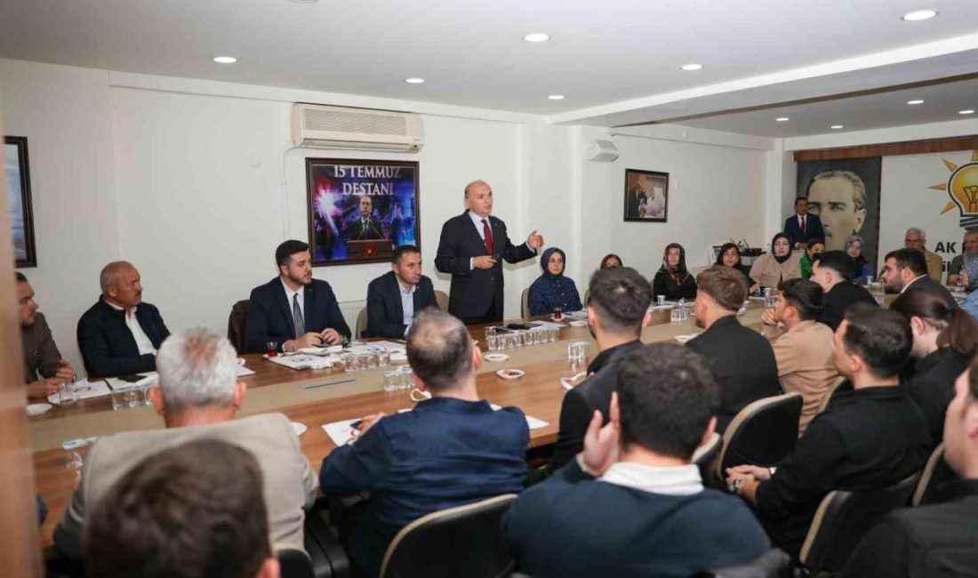 Düzce Belediye Başkanı Dr. Faruk Özlü, AK Parti il yönetim