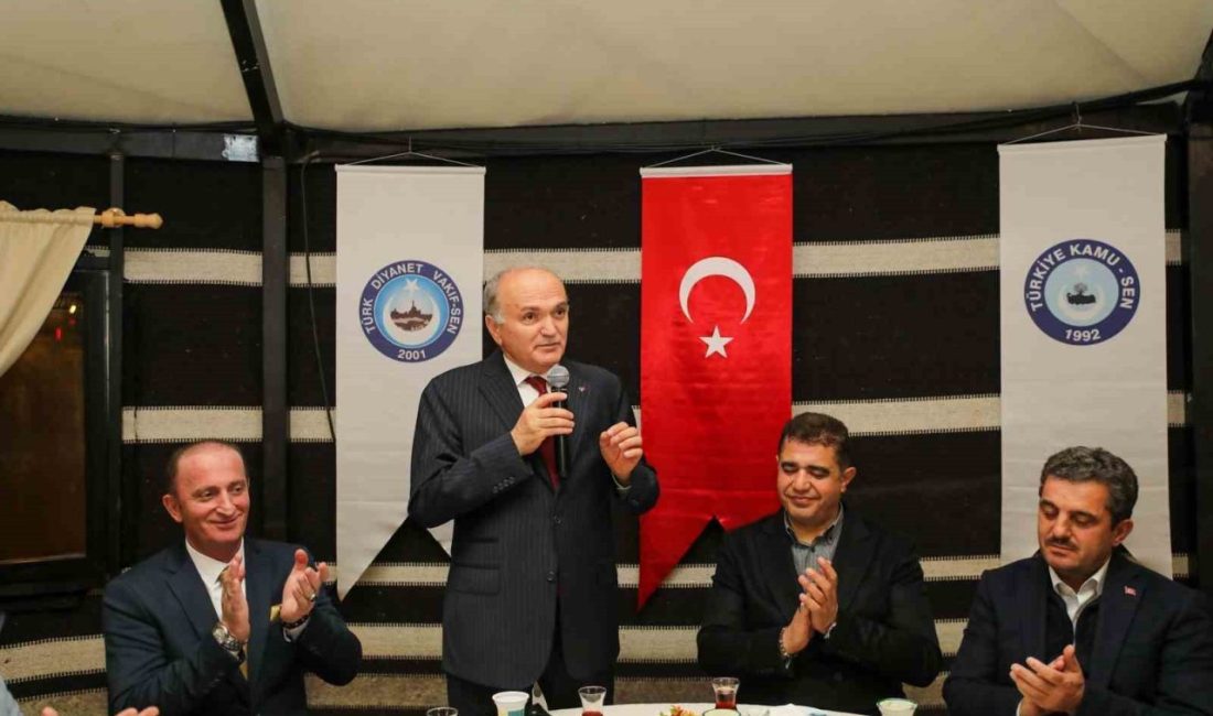 DÜZCE(İHA) – Düzce Belediye Başkanı Dr. Faruk Özlü, din görevlileriyle