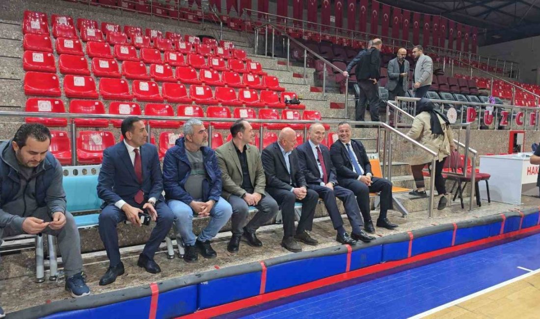 Düzce Belediye Başkanı Faruk Özlü, Türkiye Voleybol Federasyonu (TVF) Erkekler