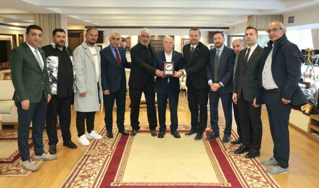 Erzurum Büyükşehir Belediye Başkanı Mehmet Sekmen, Erzurum’daki spor camiasının temsilcileri